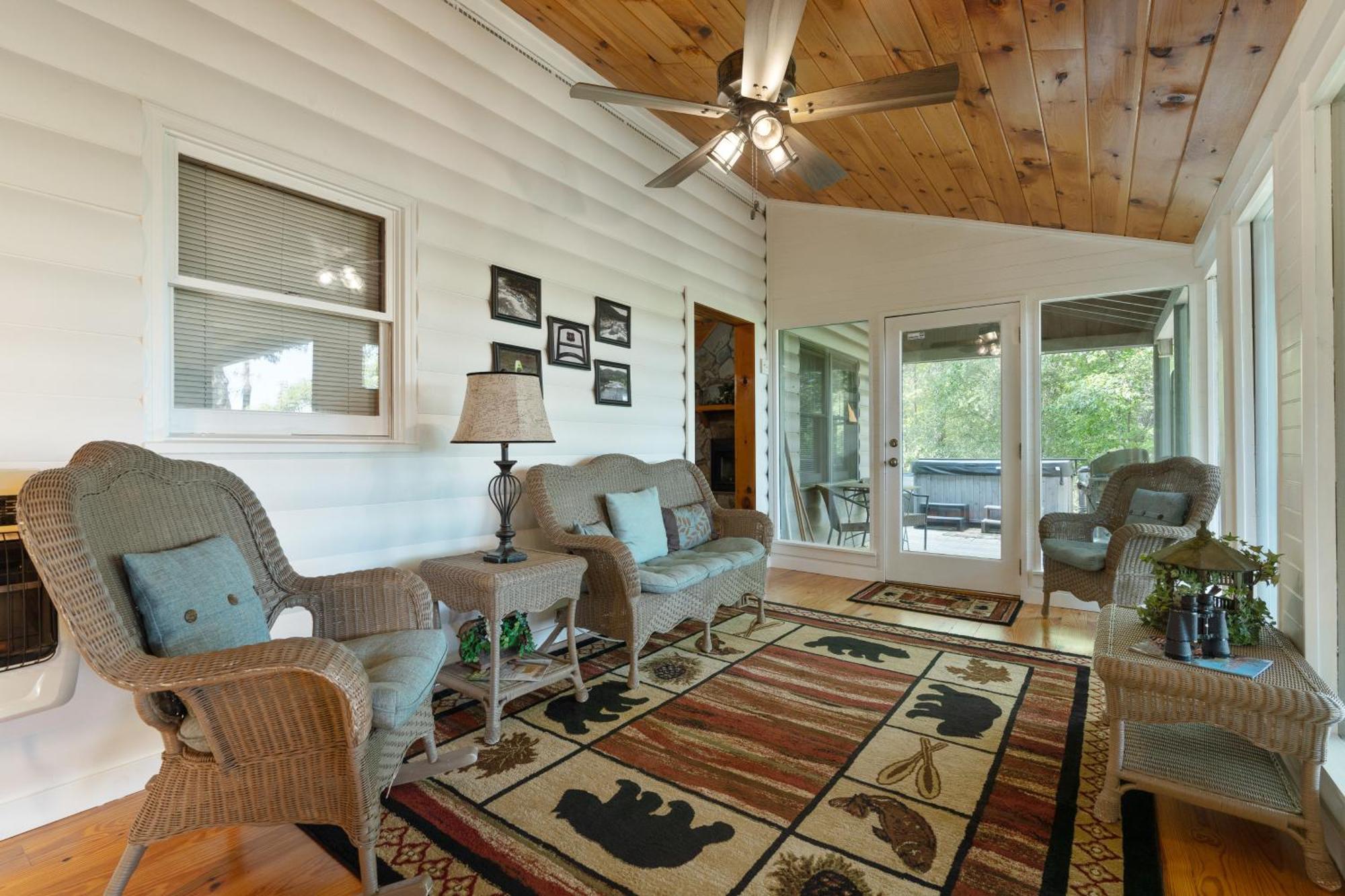 Mountain Rivers Lodge Blue Ridge Exterior photo